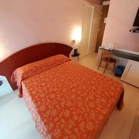 Continental Hotel 3*