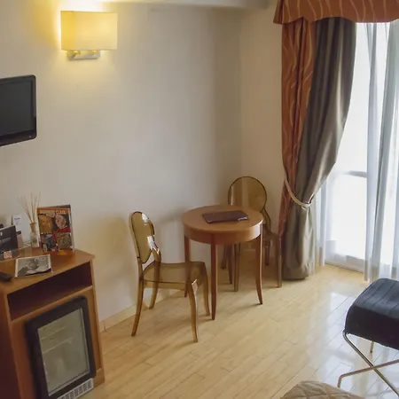 Continental Hotel 3*