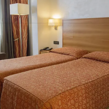 Continental Hotel 3*