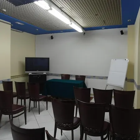 Отель Continental 3*
