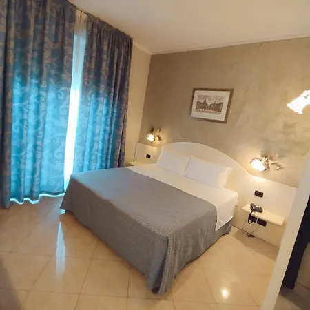 Continental 3* Turín