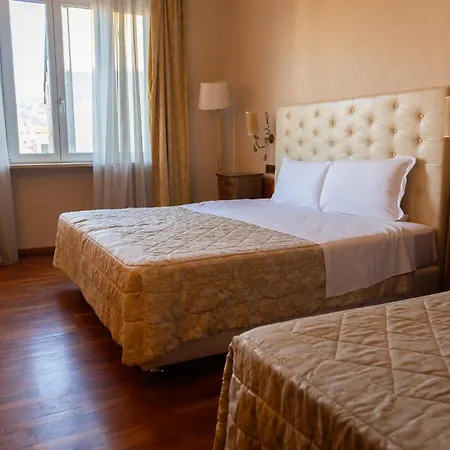 Continental فندق 3*